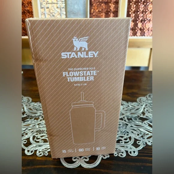NIB Stanley Quencher H2.0 Flowstate 64 oz Tumbler Mug - Orange - Picture 3 of 5